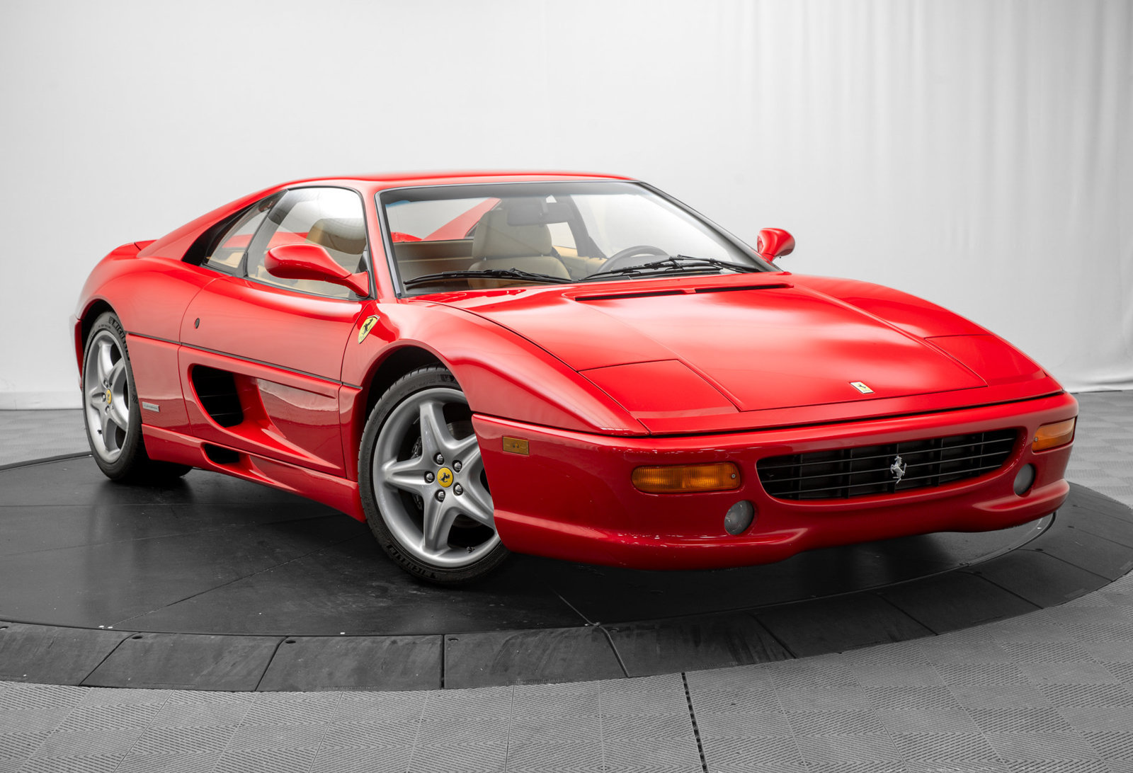 Used 1995 Ferrari F355 Berlinetta RWD image 1