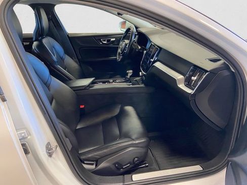 Used 2020 Volvo S60 T6 Momentum image 15