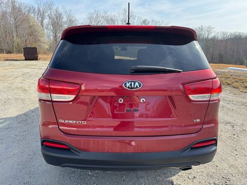 Used 2017 Kia Sorento LX image 6