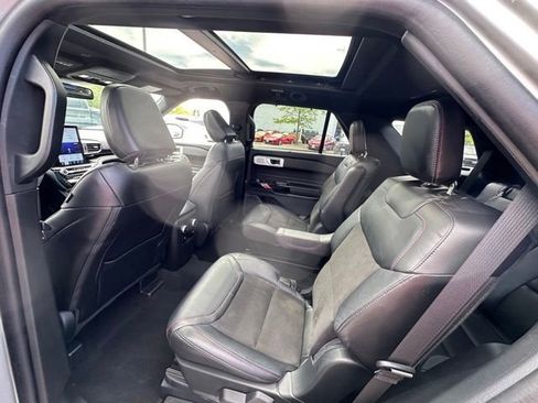 Used 2023 Ford Explorer ST w/ Equipment Group 401A AWD/4WD image 17