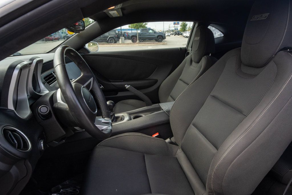 Used 2011 Chevrolet Camaro SS RWD image 12
