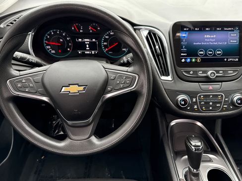 Used 2019 Chevrolet Malibu LT image 14