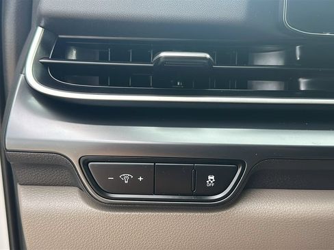 Used 2026 Kia Carnival FWD image 20