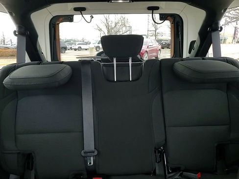 Used 2022 Jeep Wrangler Unlimited Sport image 33