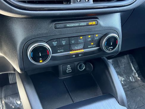 Used 2025 Ford Escape ST-Line w/ Equipment Group 301A FWD image 31
