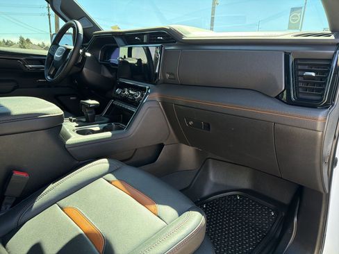 Used 2023 GMC Sierra 1500 AT4 image 31