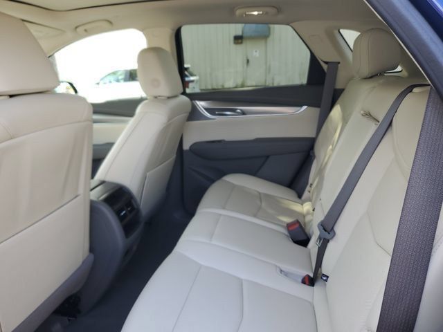 Certified 2023 Cadillac XT5 Premium Luxury w/ LPO, Floor Liner Package AWD/4WD image 15