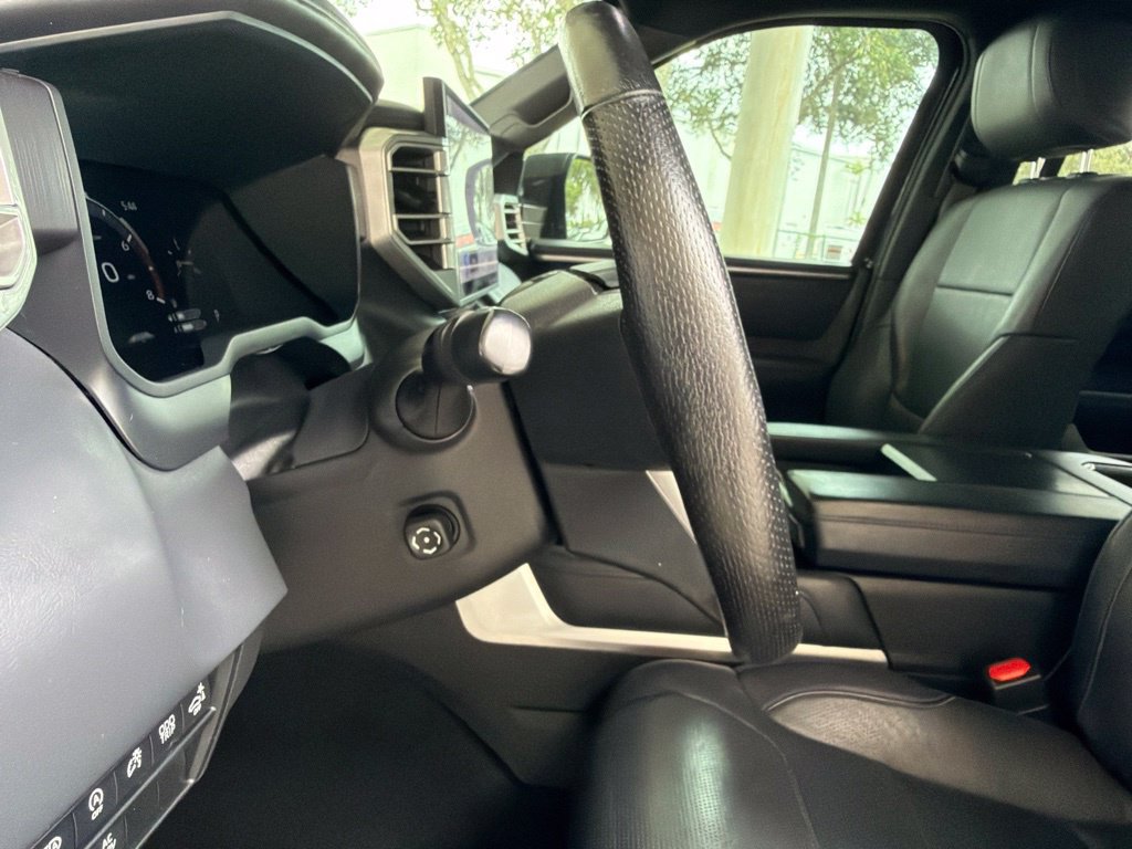 Used 2022 Toyota Tundra Platinum AWD/4WD image 44