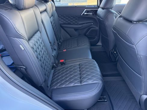 New 2025 Mitsubishi Outlander SEL image 26