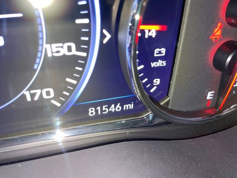 Used 2021 GMC Acadia SLT w/ Technology Package image 17