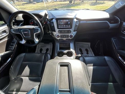 Used 2019 GMC Yukon XL SLT w/ Graphite Performance Edition image 20