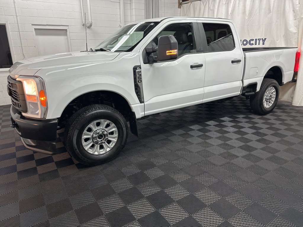 Used 2023 Ford F350 XL w/ XL Driver Assist Package AWD/4WD image 2