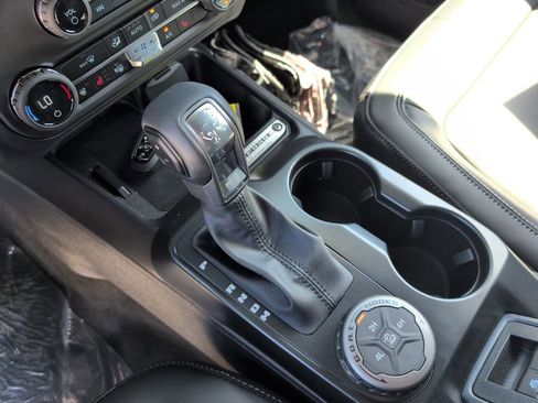 New 2026 Ford Bronco Outer Banks AWD/4WD image 25