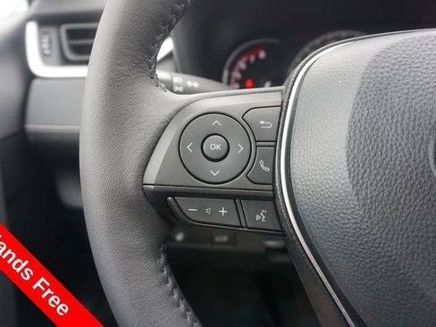 Used 2023 Toyota RAV4 XLE AWD/4WD image 4