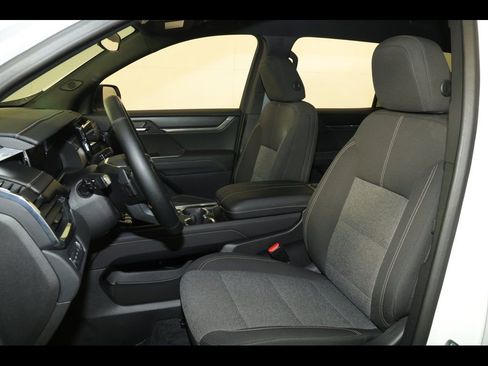 Used 2025 GMC Acadia Elevation image 23