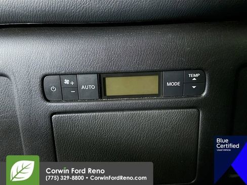 Used 2022 Nissan Armada SL w/ Captain's Chairs Package image 30