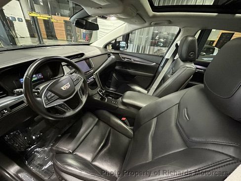 Used 2017 Cadillac XT5 Premium Luxury AWD/4WD image 9