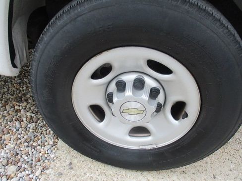 Used 2022 Chevrolet Express 2500 w/ Driver Convenience Package image 21