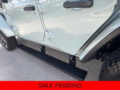 Used 2024 Jeep Wrangler Unlimited Rubicon 4xe AWD/4WD image 15