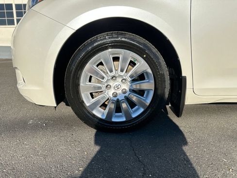 Used 2016 Toyota Sienna Limited Premium w/ Outdoor Package AWD/4WD image 11