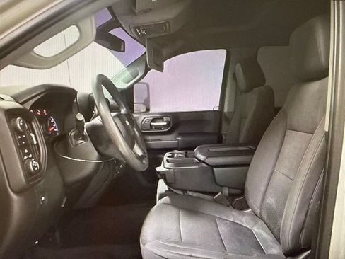 Used 2022 Chevrolet Silverado 2500 Custom w/ Custom Value Package AWD/4WD image 9