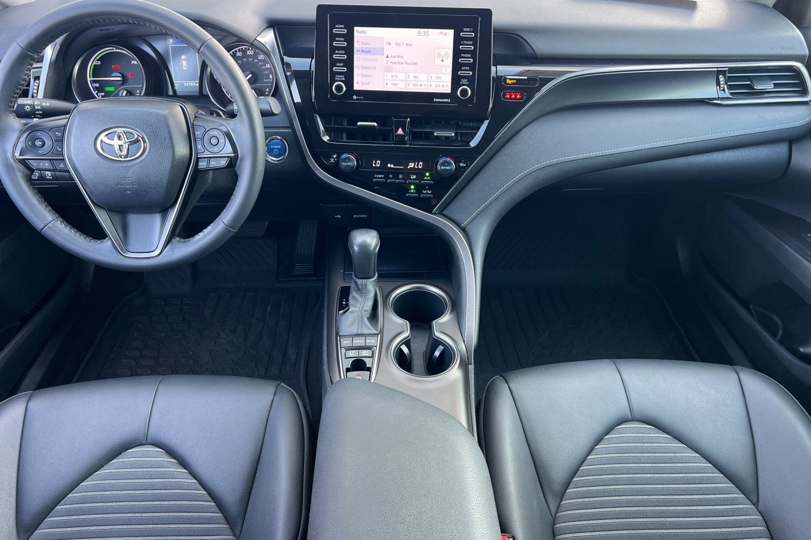 Certified 2022 Toyota Camry SE FWD image 13
