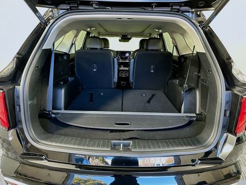 Used 2022 Kia Sorento SX image 28