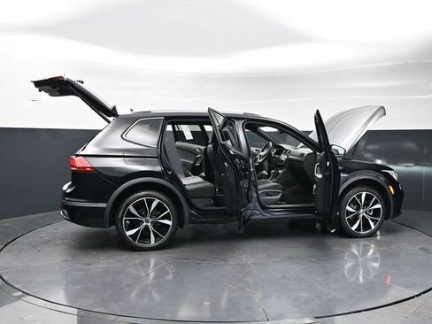Used 2024 Volkswagen Tiguan SEL R-Line AWD/4WD image 40