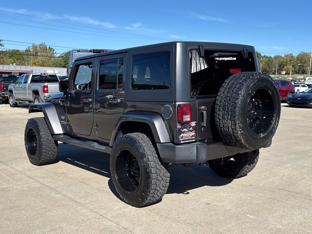 Used 2017 Jeep Wrangler Unlimited Sahara w/ Connectivity Group AWD/4WD image 5