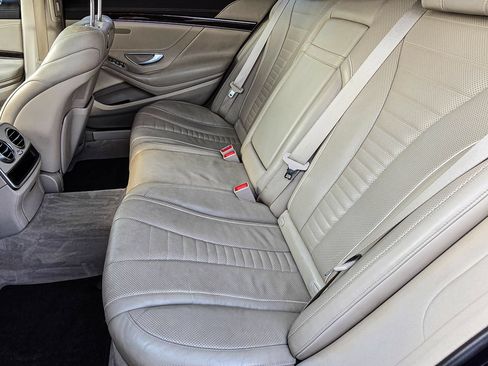 Used 2019 Mercedes-Benz S 560 Sedan image 32