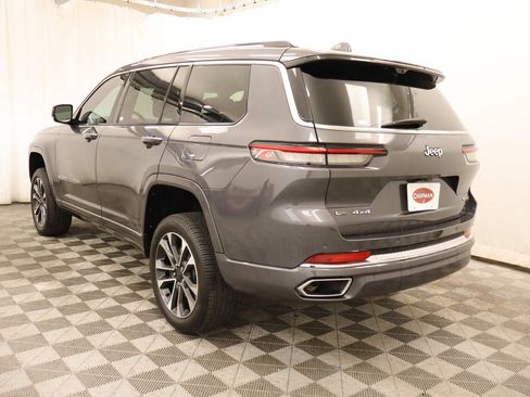 Used 2022 Jeep Grand Cherokee L Overland w/ Luxury Tech Group IV AWD/4WD image 3