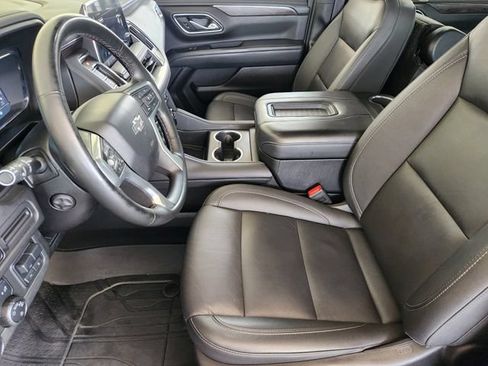 Used 2024 Chevrolet Tahoe Z71 w/ Luxury Package AWD/4WD image 4