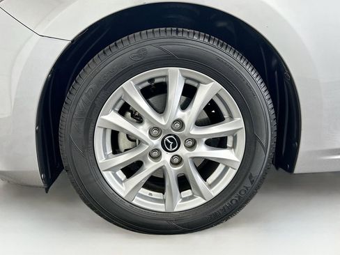 Used 2016 MAZDA MAZDA3 i Touring image 28