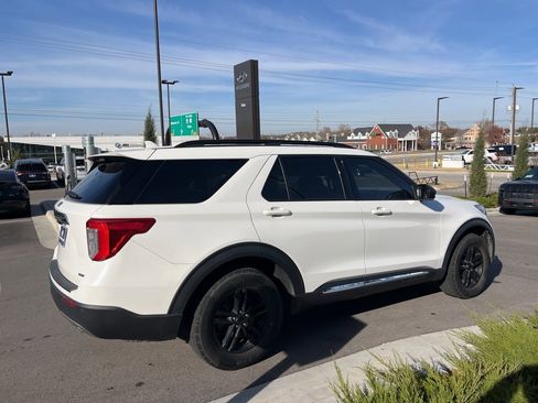 Used 2020 Ford Explorer XLT w/ Equipment Group 202A image 4