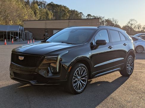 Used 2024 Cadillac XT4 Sport image 5