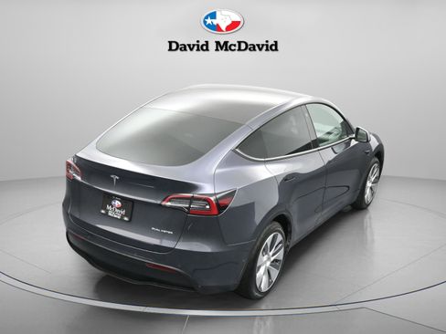 Used 2022 Tesla Model Y Long Range image 38