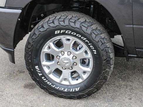 Used 2024 RAM 2500 Laramie AWD/4WD image 5