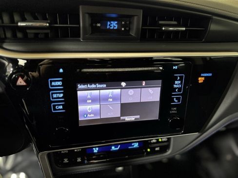 Used 2019 Toyota Corolla SE image 15