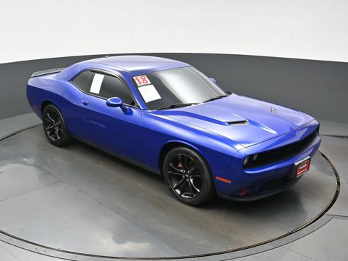 Used 2018 Dodge Challenger SXT w/ Blacktop Package RWD image 33