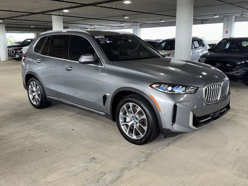 Certified 2025 BMW X5 xDrive50e w/ Premium Package image 2