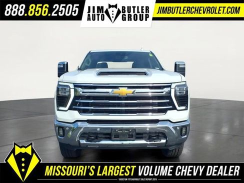 Used 2024 Chevrolet Silverado 2500 LTZ w/ LTZ Plus Package AWD/4WD image 25