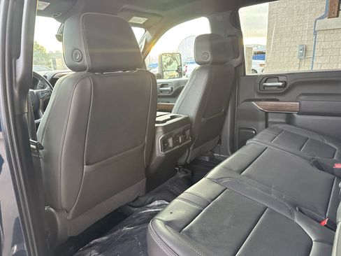 Used 2022 Chevrolet Silverado 3500 High Country w/ Technology Package image 32