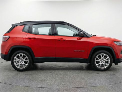 Used 2025 Jeep Compass Limited AWD/4WD image 11