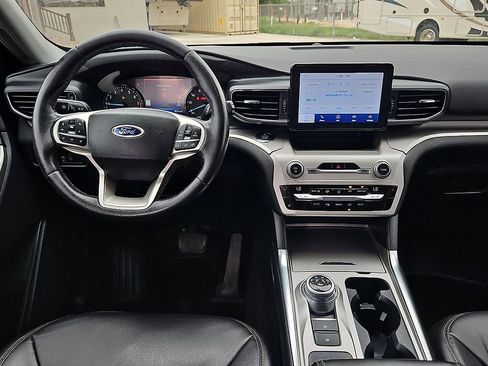 Used 2021 Ford Explorer XLT w/ Equipment Group 202A image 19