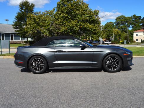 Used 2018 Ford Mustang Premium w/ Equipment Group 101A image 8