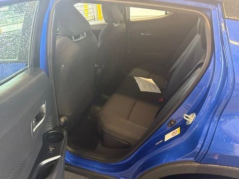 Used 2018 Toyota C-HR XLE FWD image 5