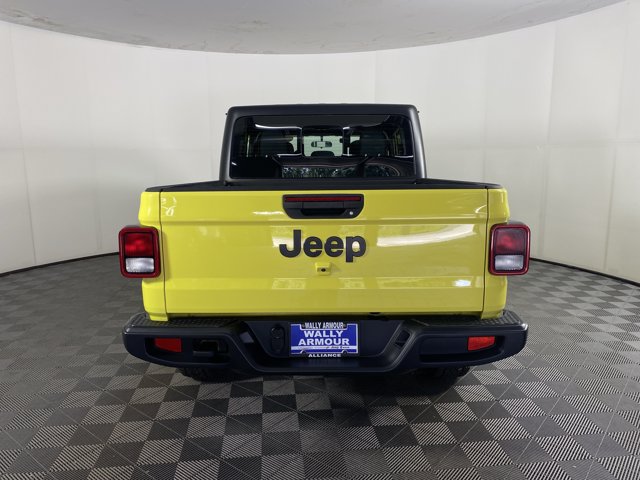 Used 2023 Jeep Gladiator Sport w/ Off Road Group AWD/4WD image 7