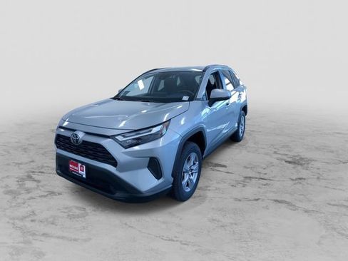 Used 2025 Toyota RAV4 XLE image 6