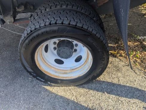 Used 2017 Ford F550 2WD Regular Cab Super Duty image 9