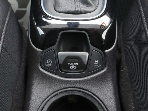 Used 2019 Jeep Compass Altitude image 23